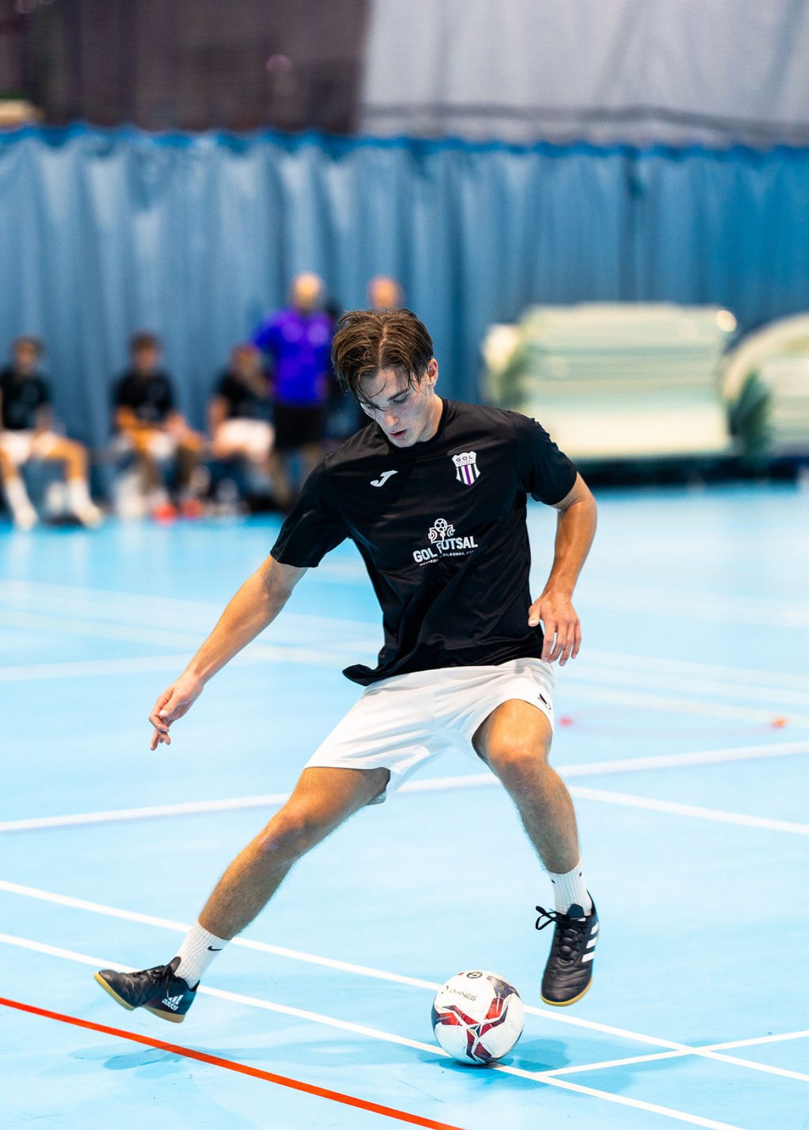 Gol Futsal player dribbling during training